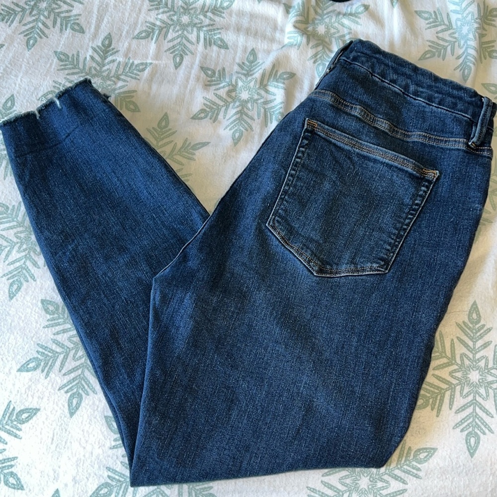 Good American Women’s Darn Blue Jeans